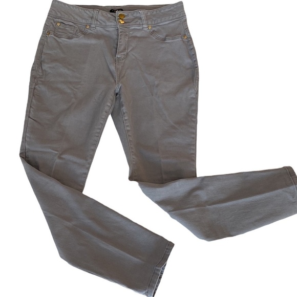 Iman gray jeggings. 10 short
C - Picture 1 of 14